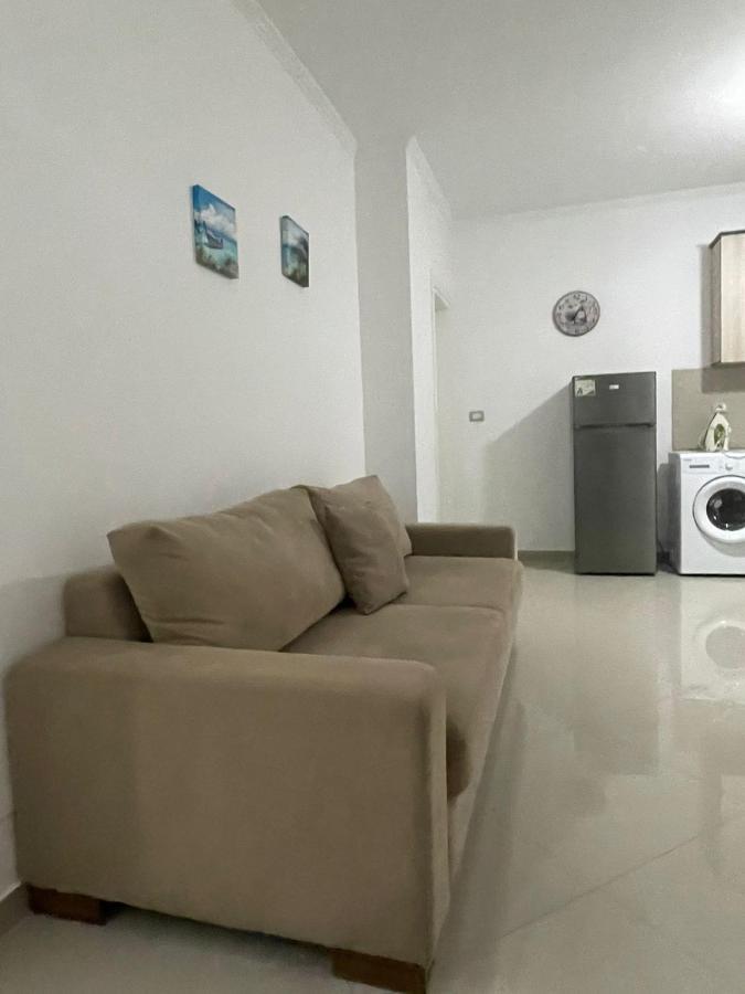 Kraal Apartments Vlorë Esterno foto