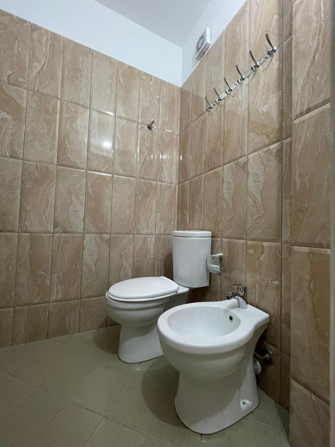 Kraal Apartments Vlorë Esterno foto