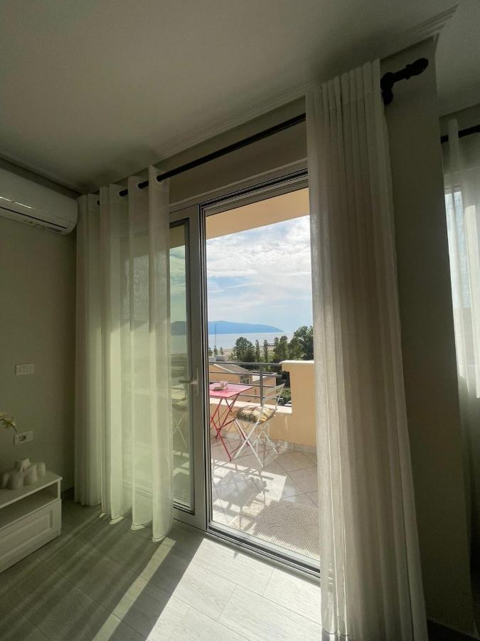 Kraal Apartments Vlorë Esterno foto