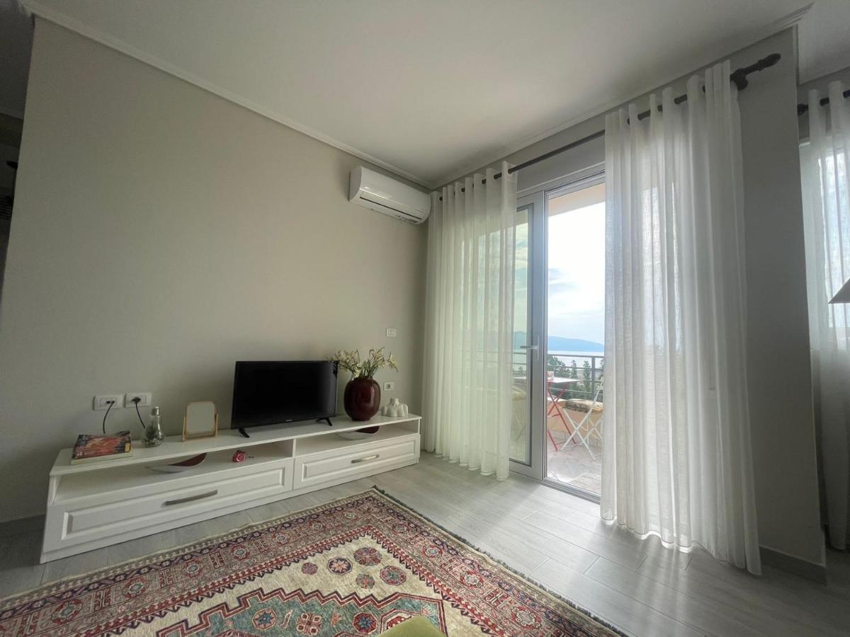 Kraal Apartments Vlorë Esterno foto